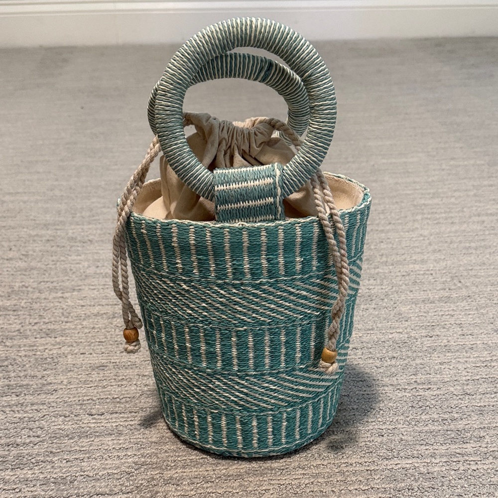 NWOT drawstring bucket bag